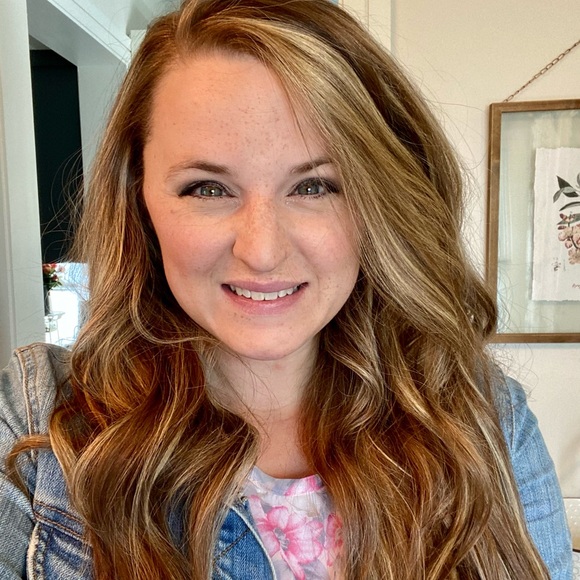 Meet your Posher, Megan - Picture 1 of 9